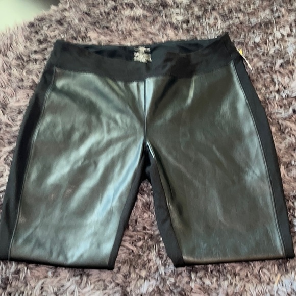 Soma Smoothing Faux Leather Ponte Leggings Sz Large.  Excellent condition - Picture 1 of 7